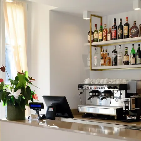 Hotel Hotel Ristorante La Vignetta Cernobbio 3*